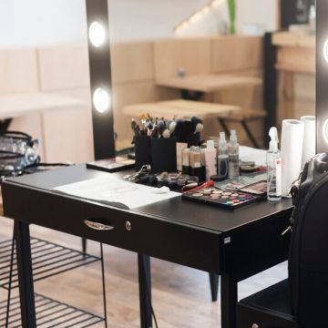 Poradnik – jak wybrać odpowiednie narzędzia dla profesjonalnego salonu kosmetycznego